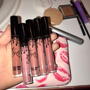 5 Kylie Jenner matte lipstick & Lip Gloss